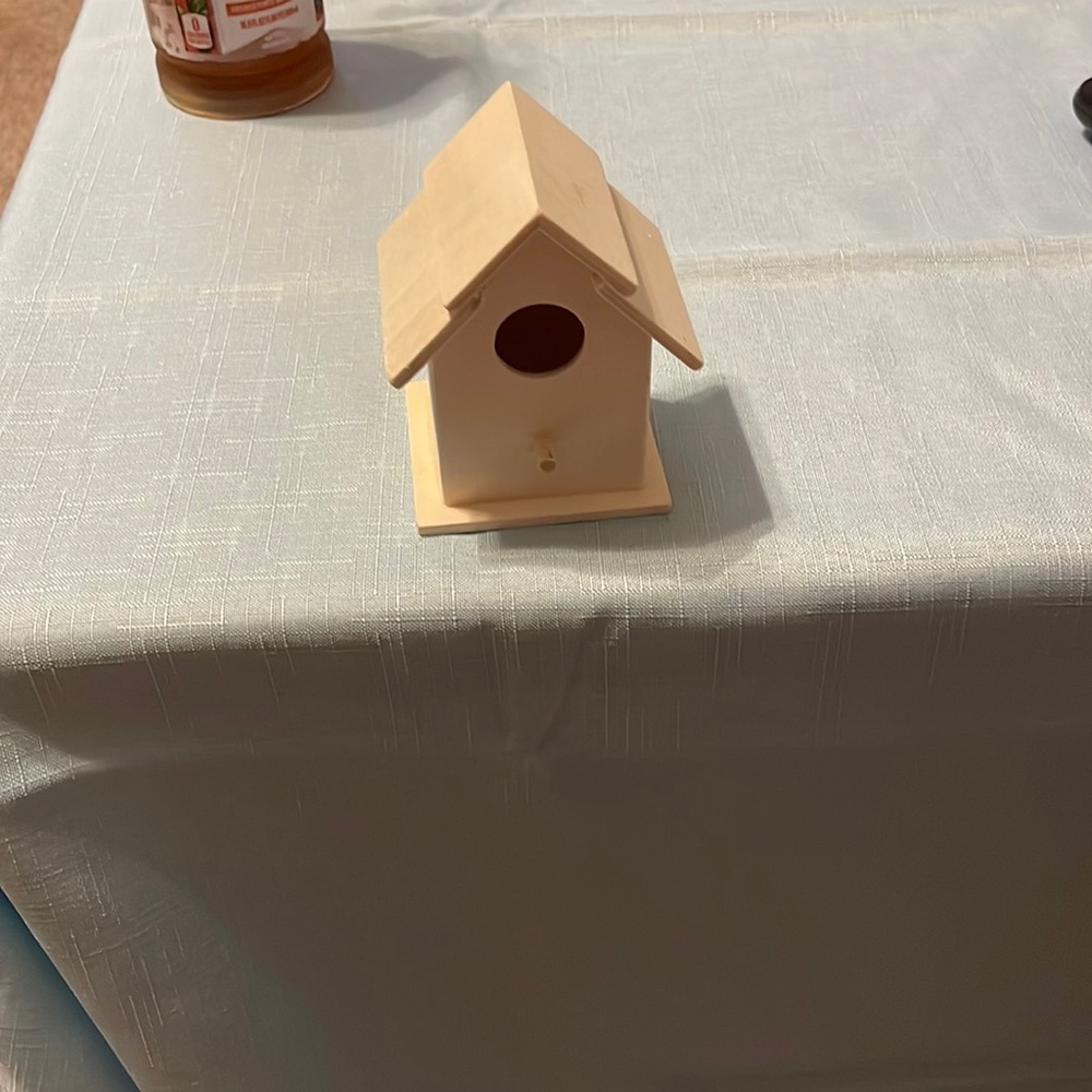 NWT wooden mini birdhouse